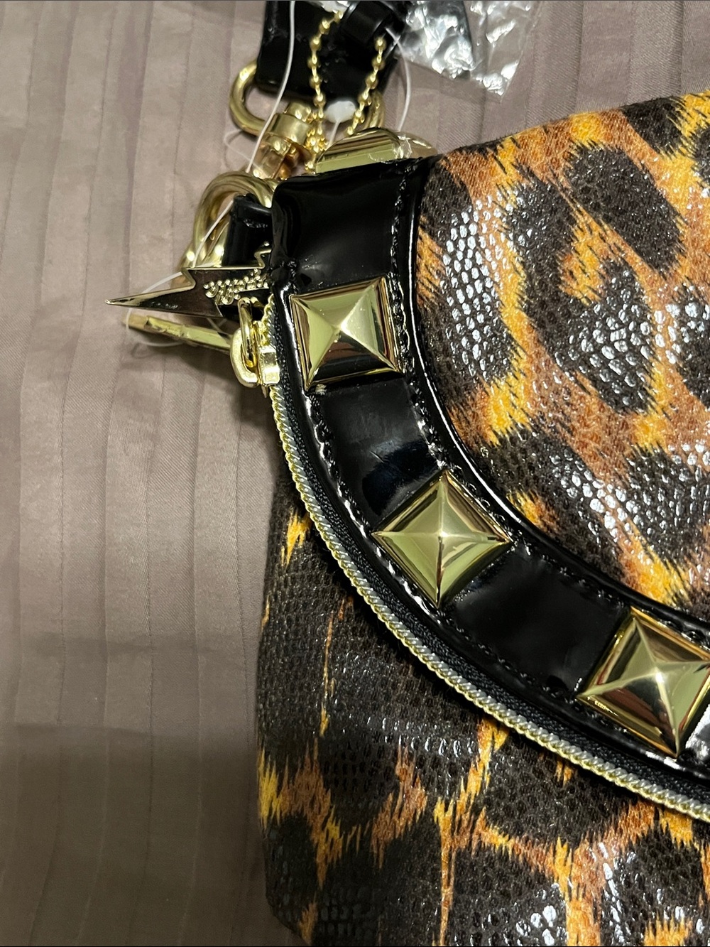 New NWT Betsey Johnson Betseyville Leopard Print Crossbody with Gold Stud Trim - Picture 15 of 16